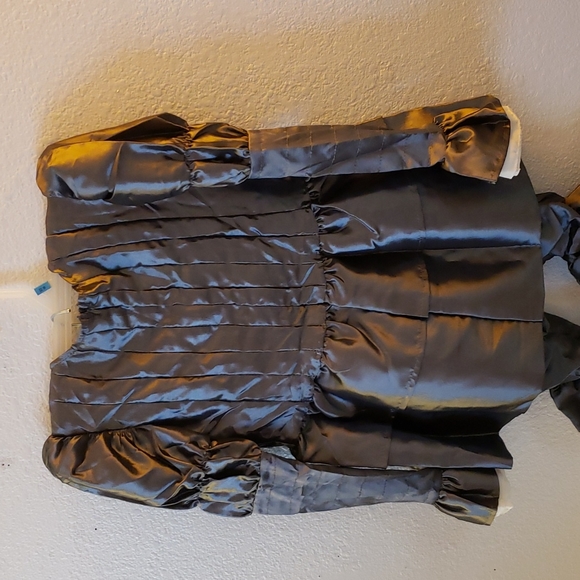 It Inspired Silver Gray Sateen Clown Costume w/Lace Cuffs/Hens and 2 Fur PomPoms - Picture 4 of 11